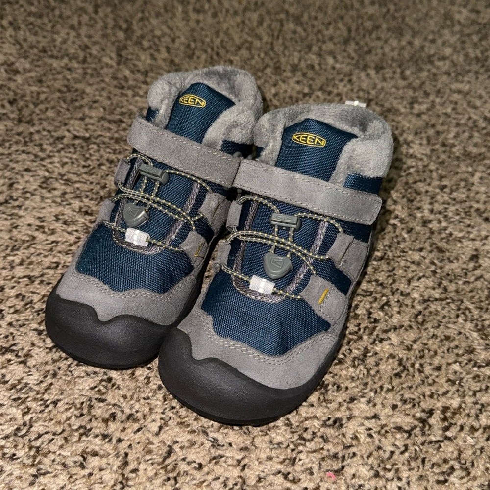 KEEN kids fleece lined snow boots